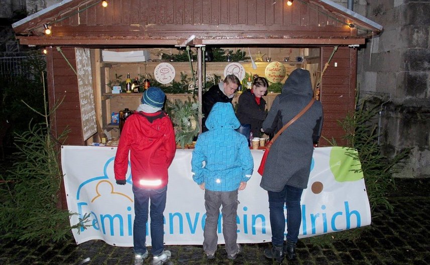 Bild: St&uuml;rmerischer Weihnachtsmarkt