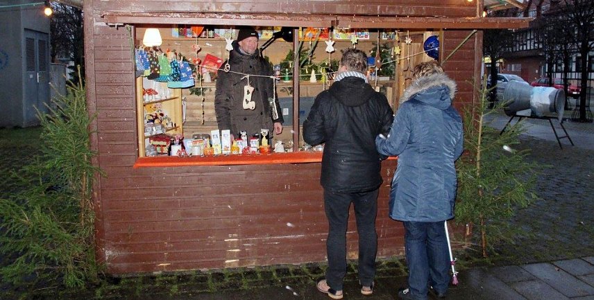 Bild: St&uuml;rmerischer Weihnachtsmarkt in Ellrich