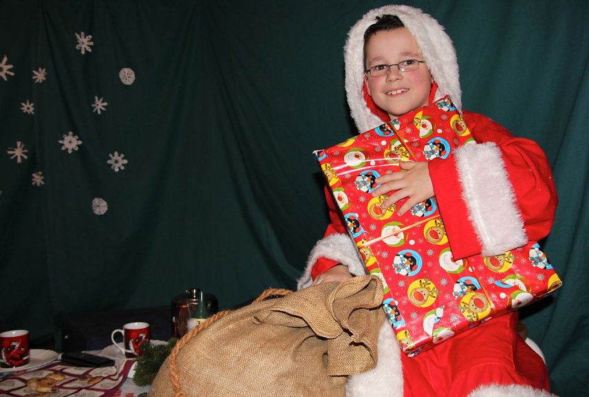 Bild: Der Weihnachtsmann besuchte auch das Nordh&auml;user Kinderland