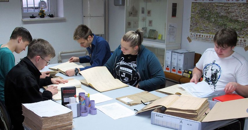 Bild: Besuch im Kreisarchiv