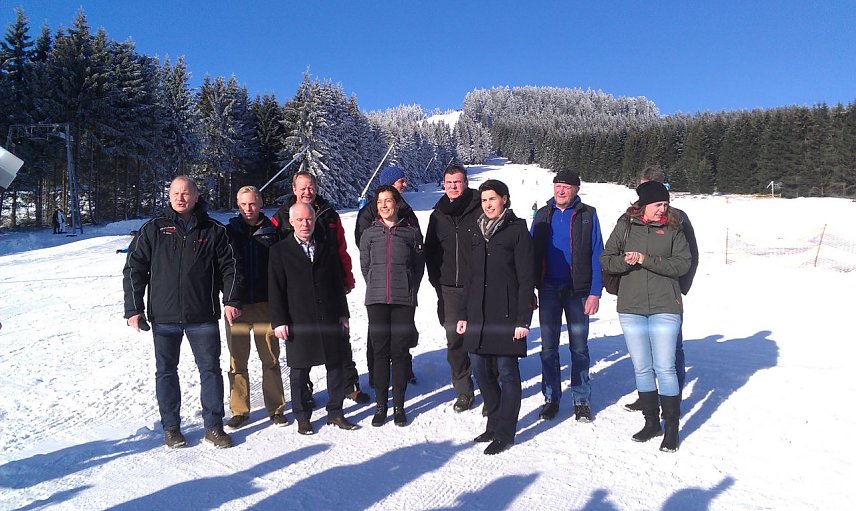 Bild: Dirk N&uuml;sse (Wurmberg Seilbahn GmbH), Dirk Thieme (Skigebiet Ravensberg in Bad Sachsa), Dr. Horst Hille (Skigebiet Auf der Rose in Altenau), Holger K&ouml;rber (Torfhauslifte), Pamela Groll (ErlebnisBocksBerg Hahnenklee ), Michael Sonderfeld (Sonnenberg/Sankt Andreasberg),Heiko Rataj (ErlebnisBocksBerg Hahnenklee ), Carola Schmidt (Harzer Tourismusverband e.V.), Peter Greulich (Skilifte Braunlage u. Hoh
