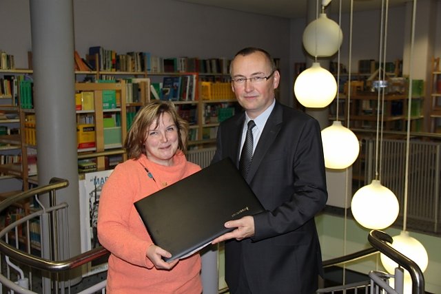 Bild: Bibliothek im Gymnasium