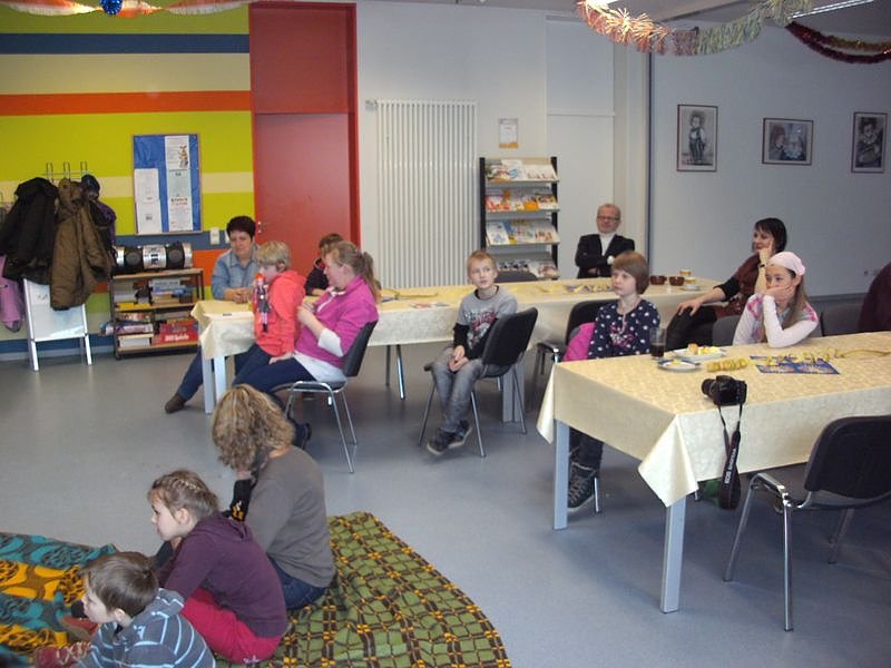 Bild: Er&ouml;ffnung des Leseclubs im Arterner Freizeitzentrum