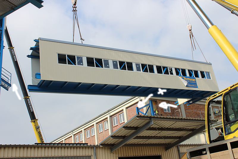 Bild: Neue Seilfahrtsbr&uuml;cke wird montiert