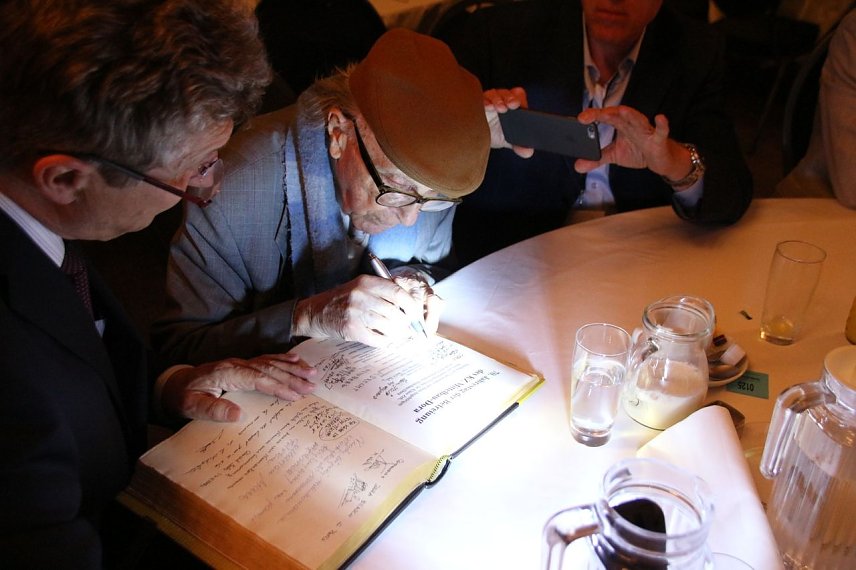 Bild: Eintragung ins Goldene Buch der Stadt Nordhausen