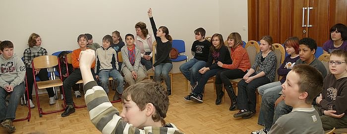 Bild: Vorlesen in der Schule