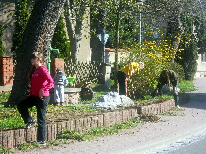 Bild: Fr&uuml;hjahrsputz in Ortsteil Esperstedt