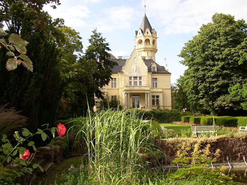 Bild: Ist wieder bis in die Abendstunden ge&ouml;ffnet - der Park des Nordh&auml;user Kunsthauses