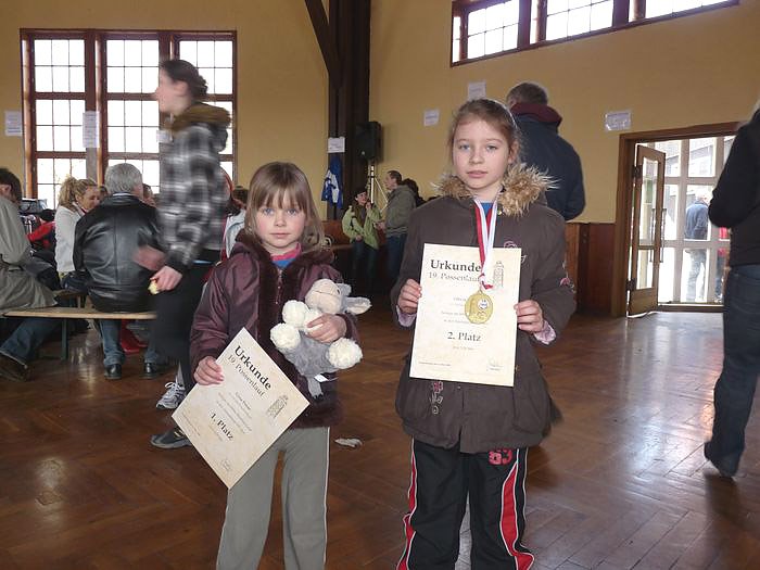 Bild: Kinder und Jugendliche beim Possenlauf