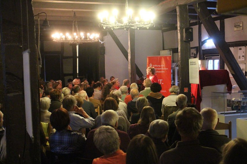 Bild: Das Erz&auml;hltheater sorgte f&uuml;r volles Haus im Tabakspeicher