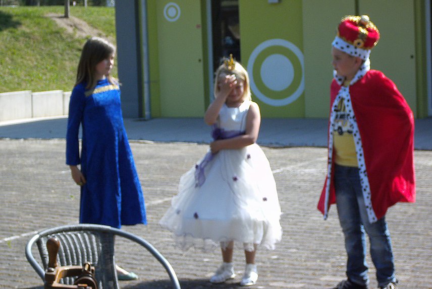 Bild: Dornr&ouml;schen aus der Grundschule Artern