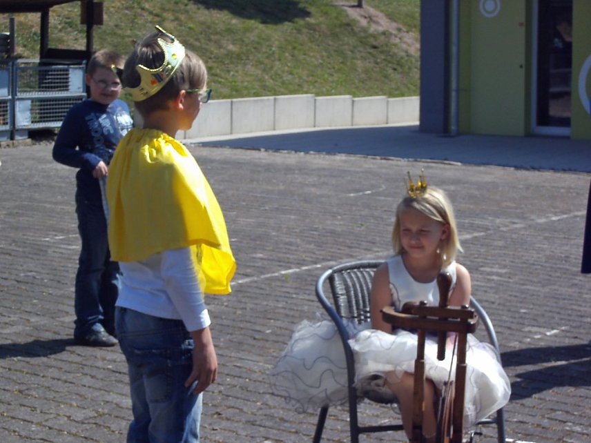 Bild: Dornr&ouml;schen aus der Grundschule Artern
