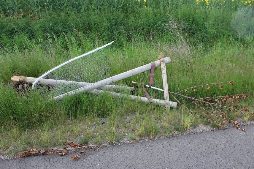 Bild: Vandalismus am Radweg?
