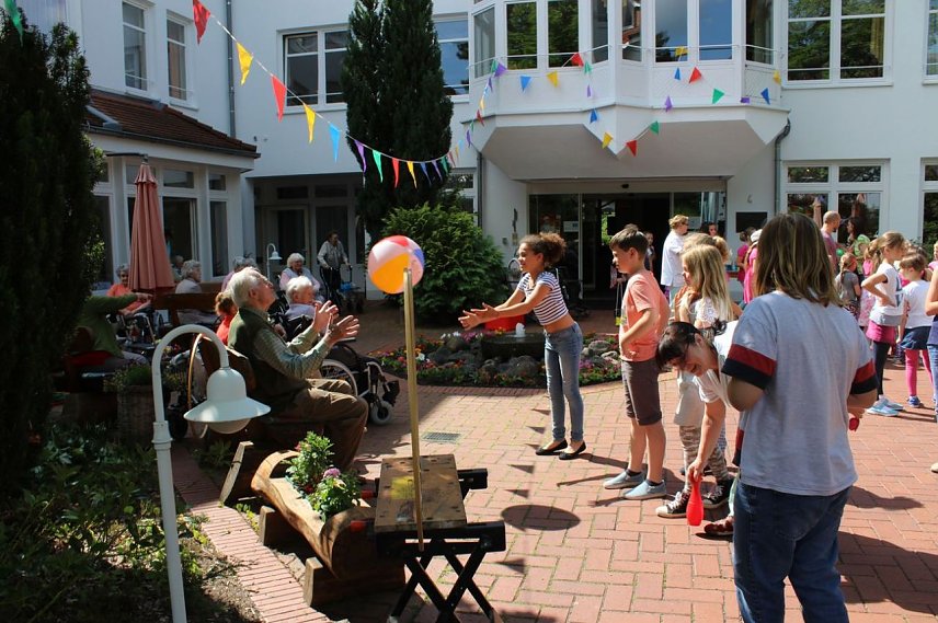 Bild: Sch&uuml;ler helfen in AWO-Einrichtungen