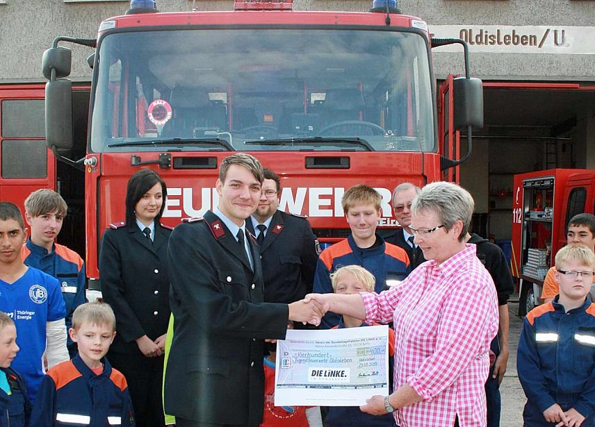 Bild: Bundestagsabgeordnete zu Besuch bei der Jugendfeuerwehr Oldisleben