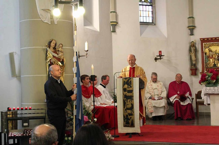 Bild: Lebendige Kirche - Vor 100 Jahren Namensweihe