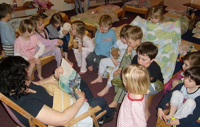 Bild: Nachts im Kindergarten