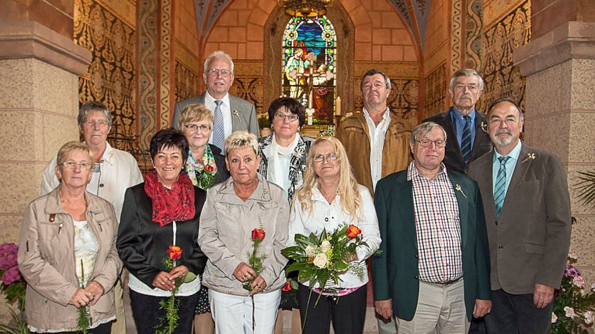 Bild: Konfirmationsjubil&auml;um in Gro&szlig;furra