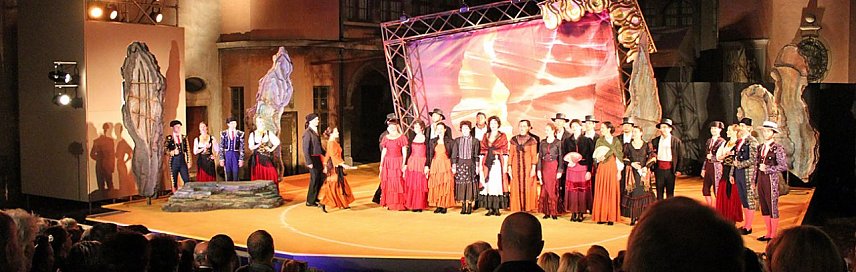 Bild: Glanzvolle Premiere in Sondershausen