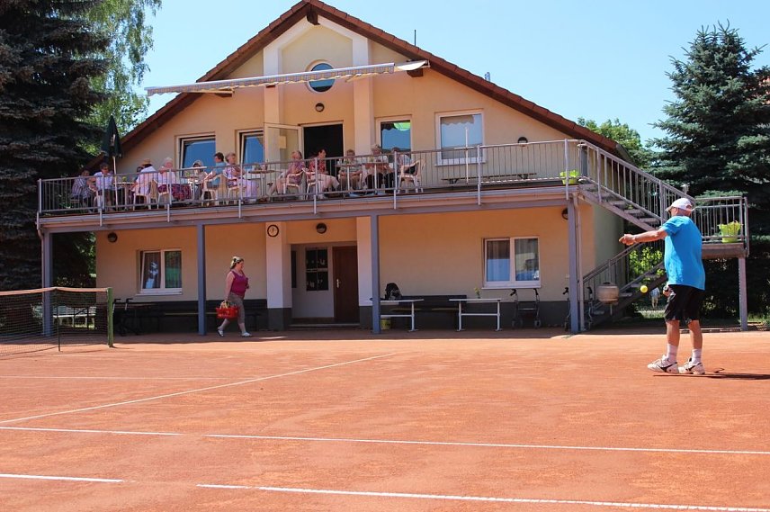 Bild: Hei&szlig;er Tennisschaukampf