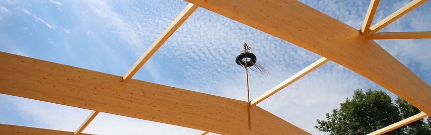 Bild: In Ellrich wurde heute Richtfest f&uuml;r die neue Turnhalle gefeiert