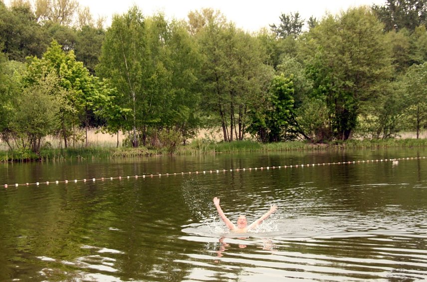 Bild: freier Eintritt im Freibad und ein Eis f&uuml;r Sch&uuml;ler