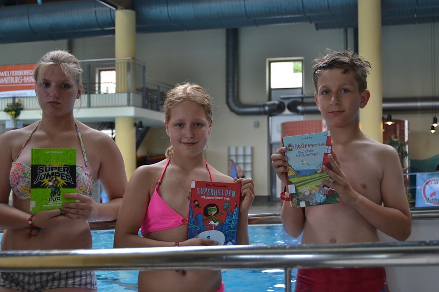 Bild: Ann-Sophie Winkler, Jessica Glaser und Leon Schneller waren beim Lesespass dabei.