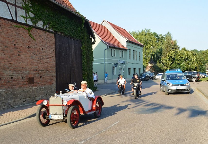 Bild: Festumzug in Obertopfstedt