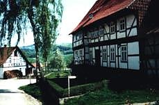 Bild: Durch und um das malerische Stadtdorf Uehrde 