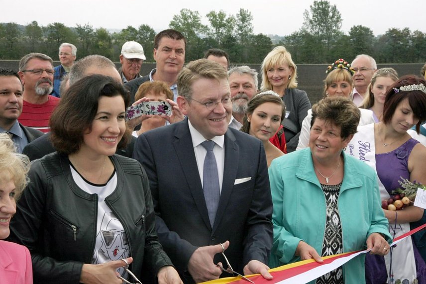 Bild: Feierliche Verkehrsfreigabe