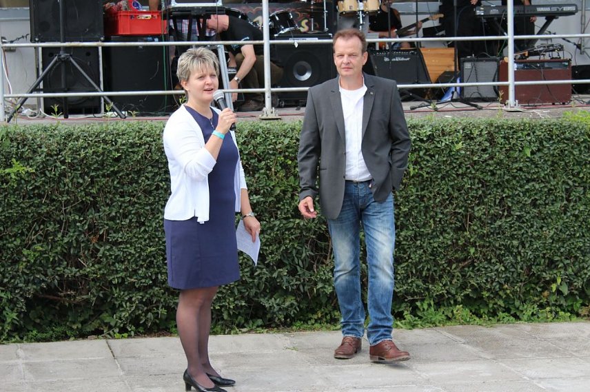Bild: Vereine feierten in Gro&szlig;furra