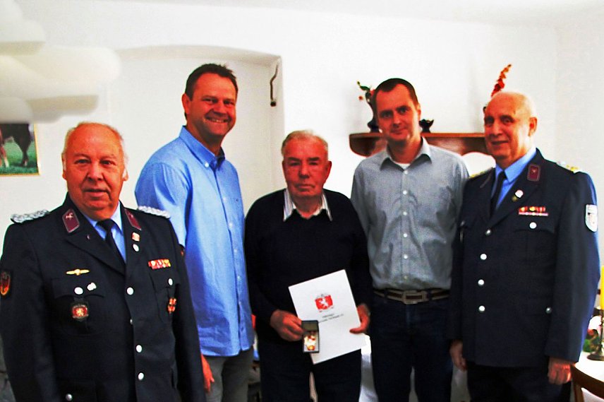 Bild: 75 Jahre Kamerad der Feuerwehr