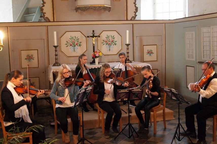Bild: Benefizkonzert in Elende - 450 Euro f&uuml;r die Kapelle eingespielt