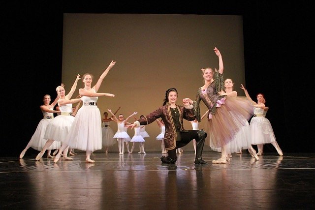 Bild: 20 Jahre Tanzstudio Radeva - Ballettgala im Theater 