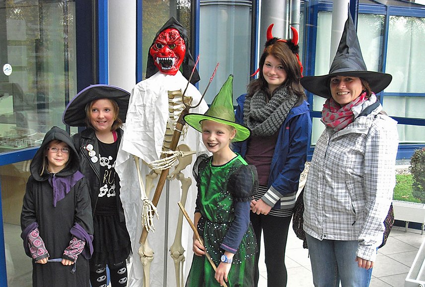 Bild: "Halloween-Kinderparty" und Ferienspa&szlig;