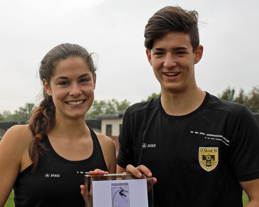 Bild: Anne Peter und Julius Kohler haben den Vier Jahres Zeiten Pokal errungen
