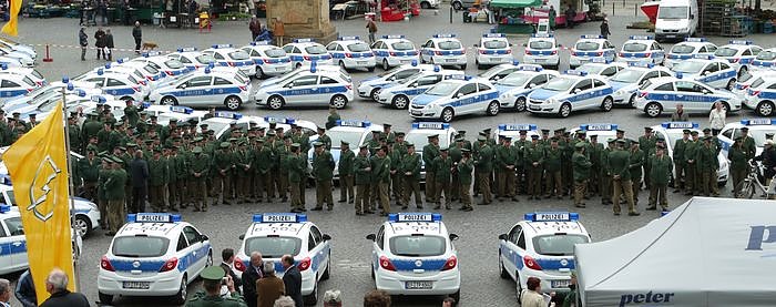 Bild: 161 Opel Corsa &uuml;bergeben
