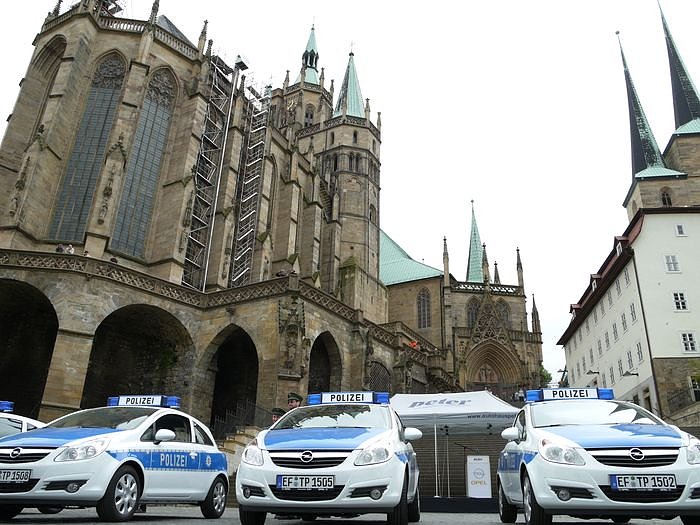 Bild: 161 Opel Corsa &uuml;bergeben