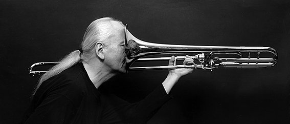 Bild: Mit Konrad Bauer geht's ins neue Jazzjahr