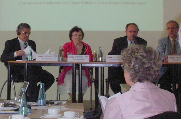 Bild: Schutzschirm gefordert