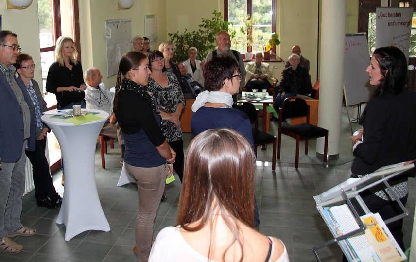 Bild: Seit der Er&ouml;ffnung des Pflegest&uuml;tzpunkts im September 2011 haben die beiden Mitarbeiterinnen rund 2.800 Gespr&auml;che gef&uuml;hrt und zu mehr als 150 Veranstaltungen und Vortr&auml;gen im gesamten Landkreis eingeladen. 