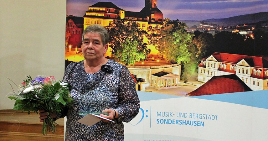 Bild: Ehrenamtliche T&auml;tige Sondersh&auml;user gew&uuml;rdigt