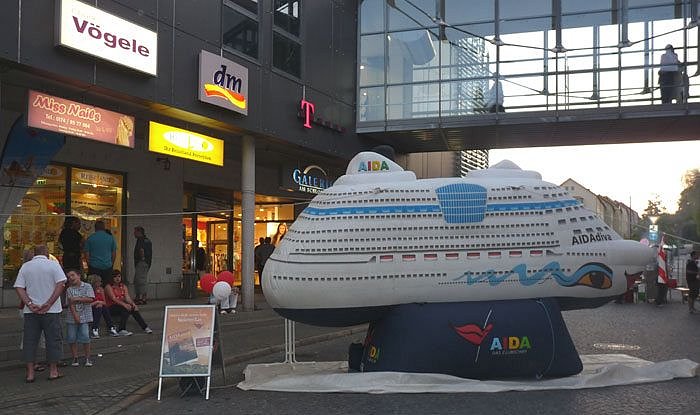 Bild: Karibische Einkaufsnacht