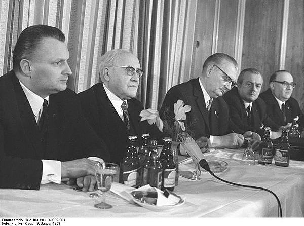 Bild: Begegnung mit Kirchenvertretern