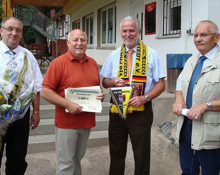 Bild: Besuch bei Fu&szlig;ballern
