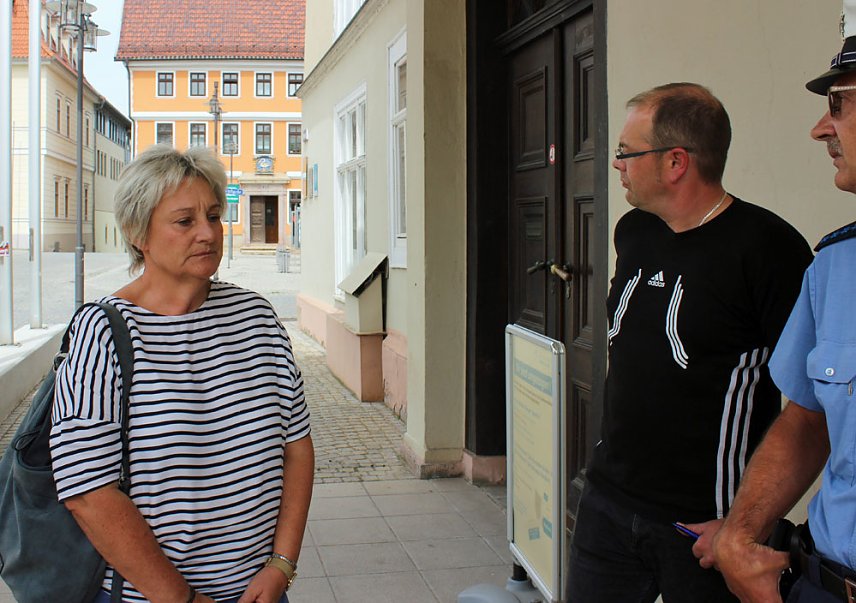 Bild: Rundgang der Ordnungsbeh&ouml;rden