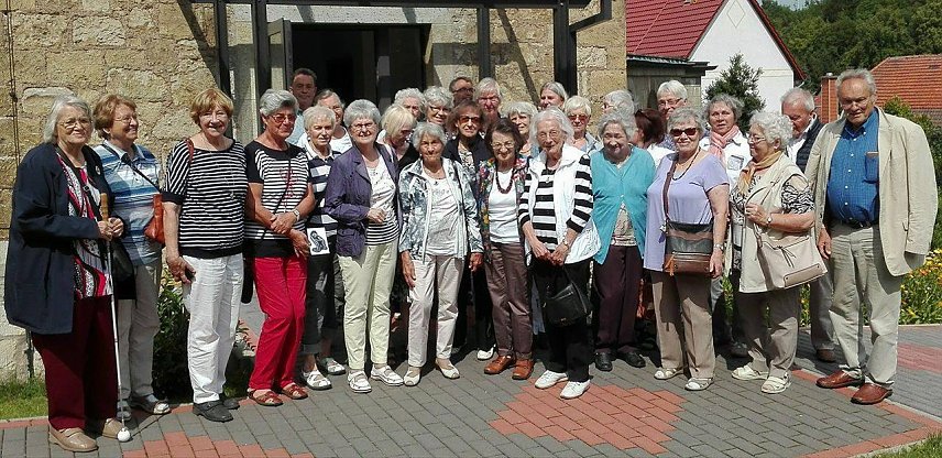 Bild: 33 erwartungsvolle Mitglieder der Kirchengemeinde Blasii-Altendorf genossen letzte Woche einen gemeinsamen Ausflug in das Eichsfeld. 