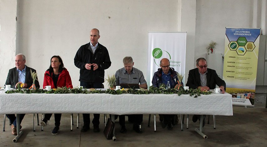 Bild: Landwirte beim Kyffh&auml;user Erntegespr&auml;ch