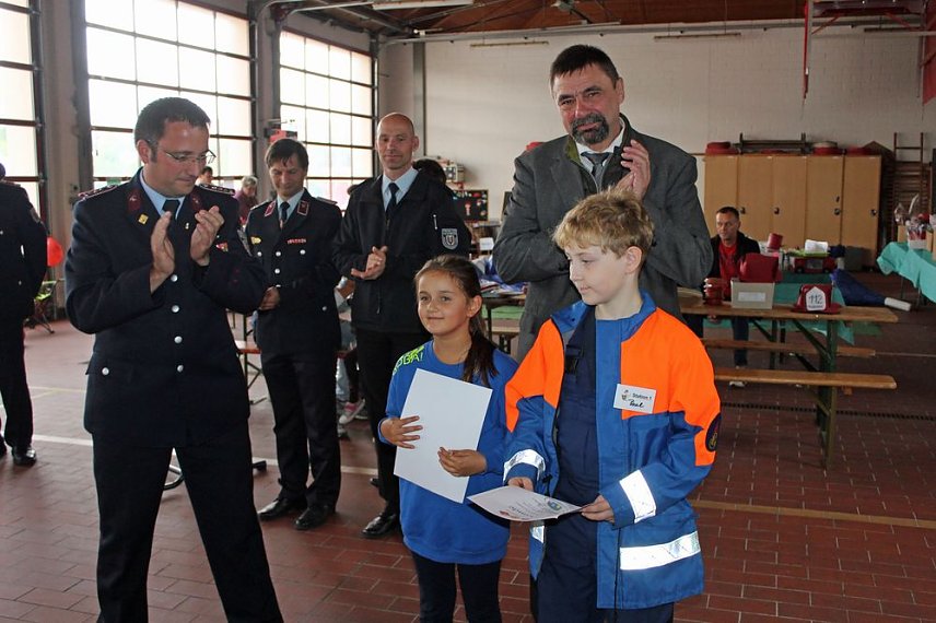Bild: Feuerwehr buntem Programm