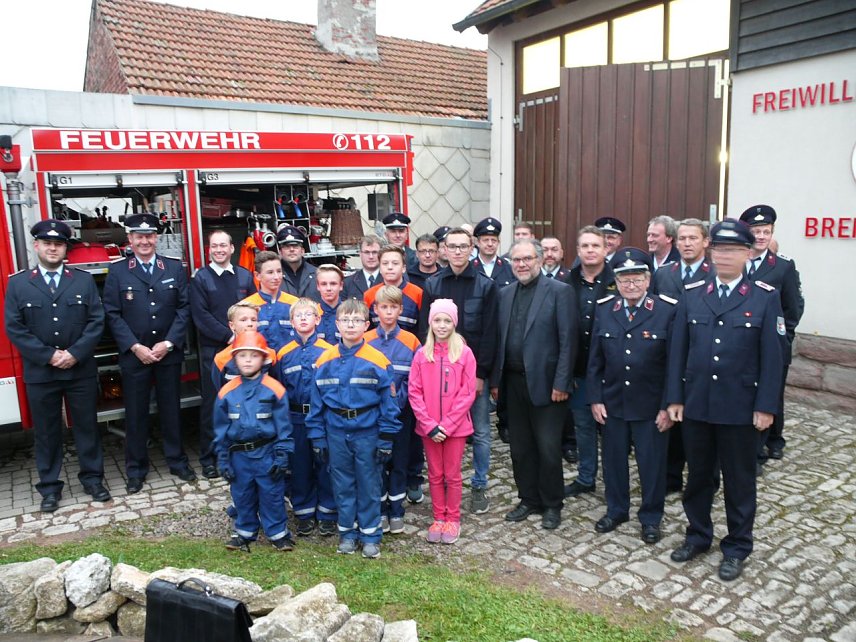 Bild: Segnung Feuerwehrauto